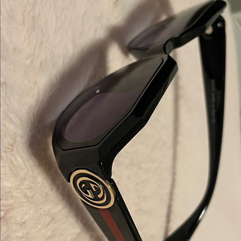 Gucci Black Frame Sunglasses with Dark Purple Lenses - Picture 9 of 11